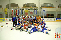 Het nederlandse ijshockeyteam U18 werd met Visch Coaches wereldkampioen in Hongarije